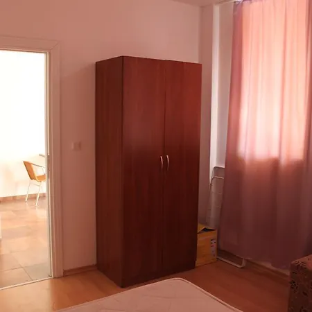 Abelia Regina * Slăntjev Brjag
